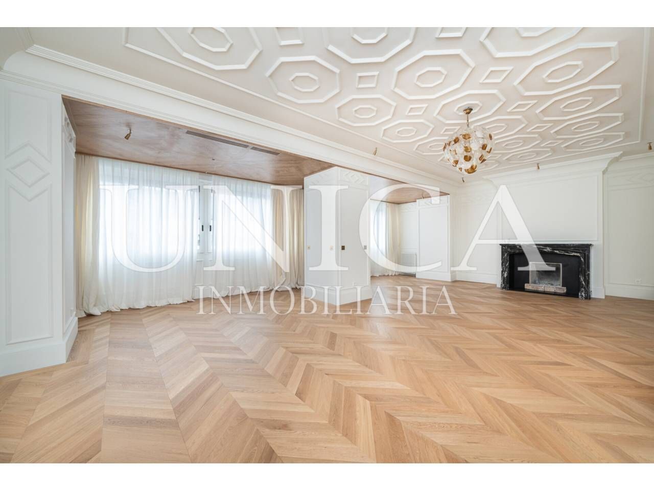 Living room of Flat for sale in  Madrid Capital  with Air Conditioner, Heating and Parquet flooring