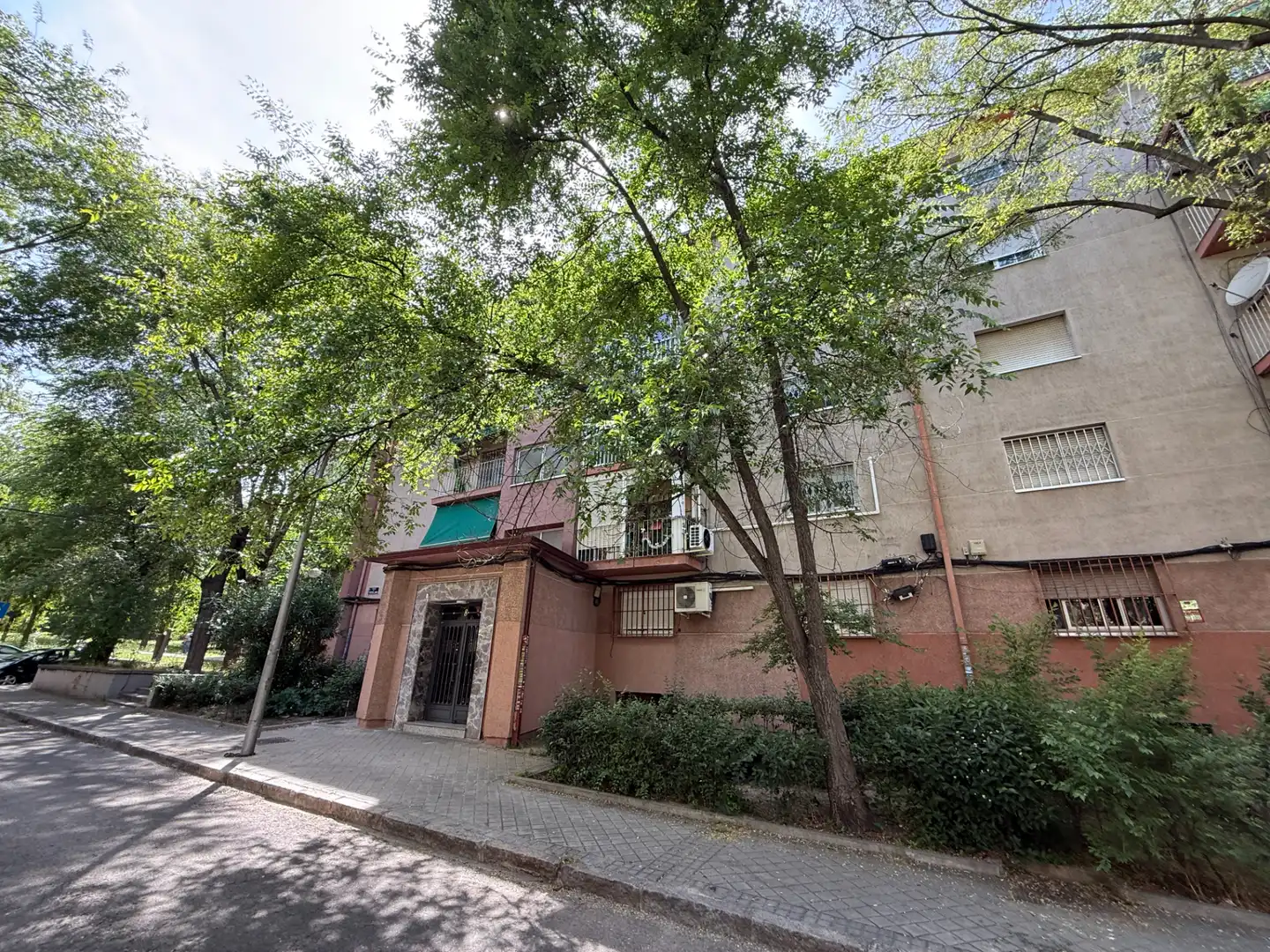 Vista exterior de Piso en venta en Madrid con Aire acondicionado, Calefacción y Terraza