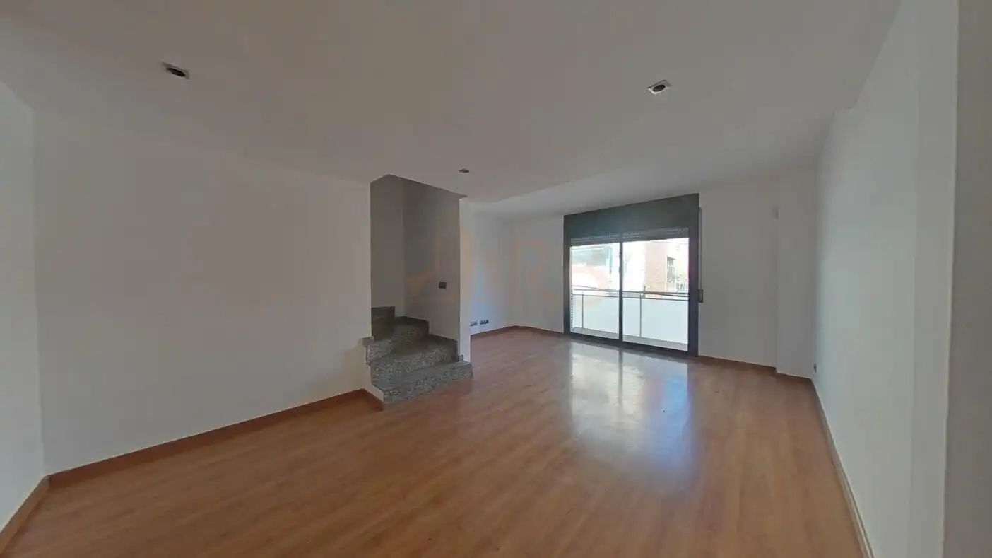 Duplexes for sale in Calle TREBALL, 31, Diagonal - Colomeres