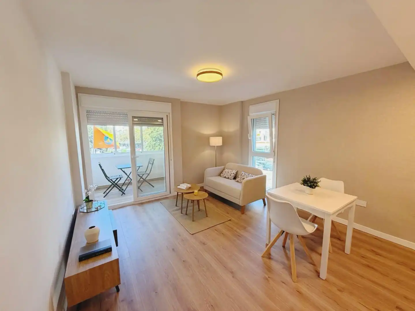 Apartamento con terraza en venta en Avenida Avenida Gamonal, imagen 2