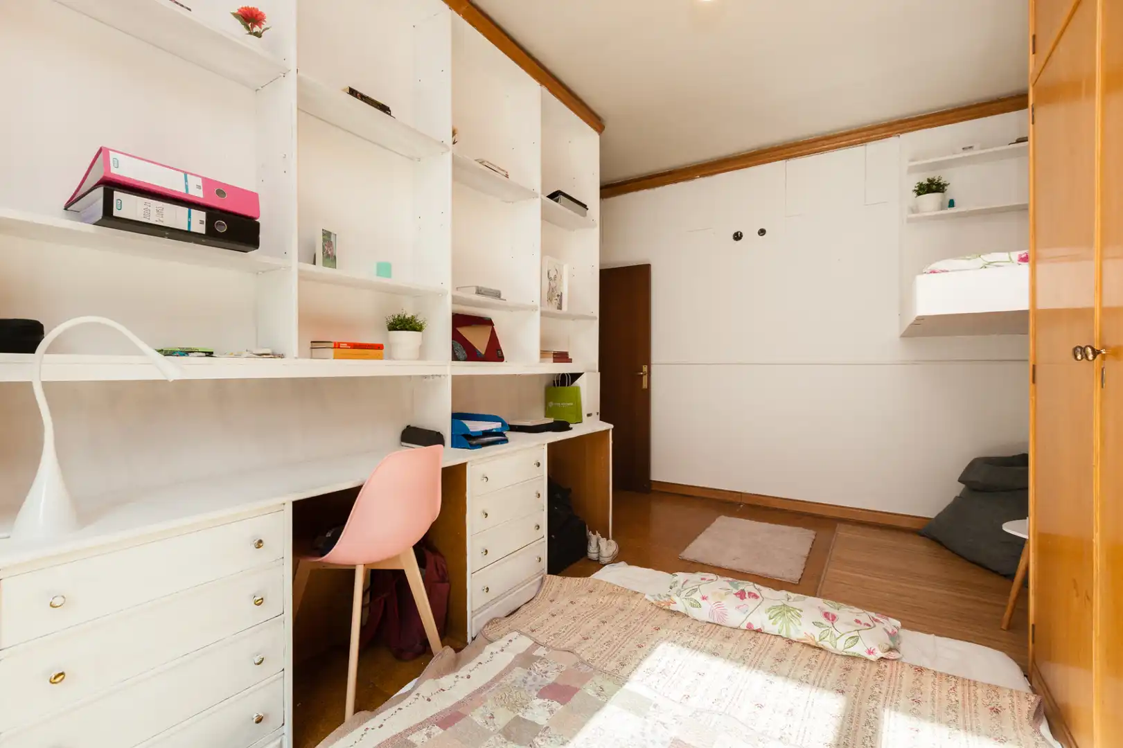 Bedroom of Flat for sale in Barcelona  with Terrace, Storage room and Furnished