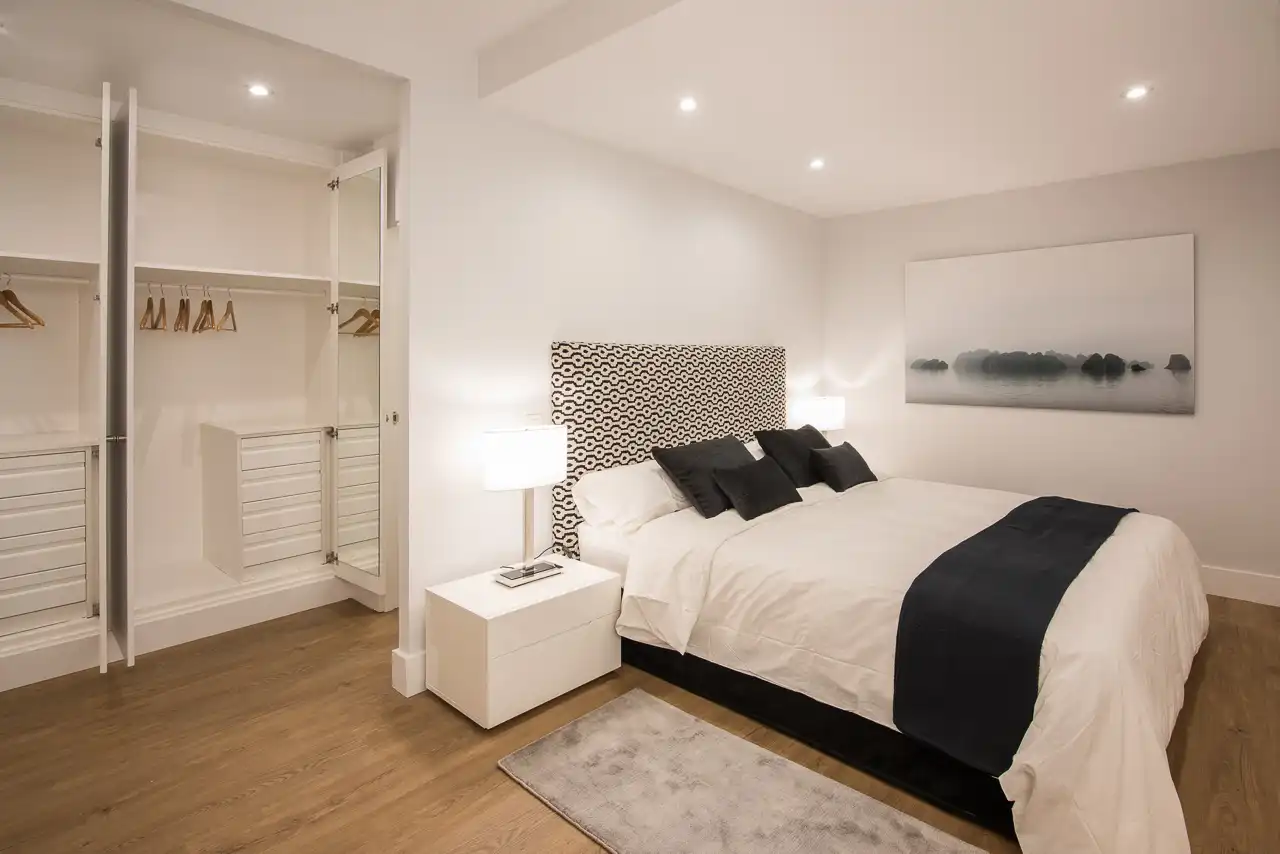 Bedroom of Flat for sale in Madrid  with Air Conditioner, Heating and Community pool