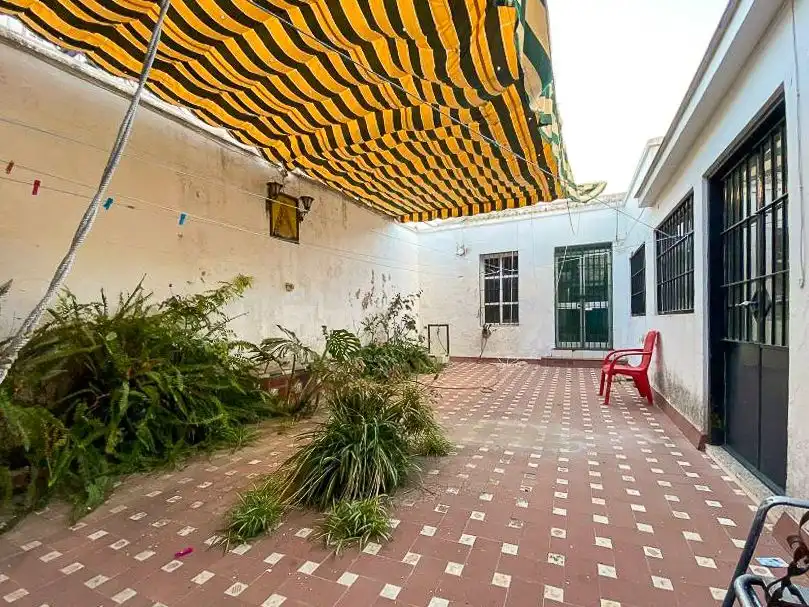Terrassa de Casa adosada en venda en Dos Hermanas amb Piscina