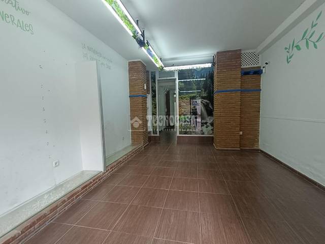 Local comercial en Alquiler en San Antón