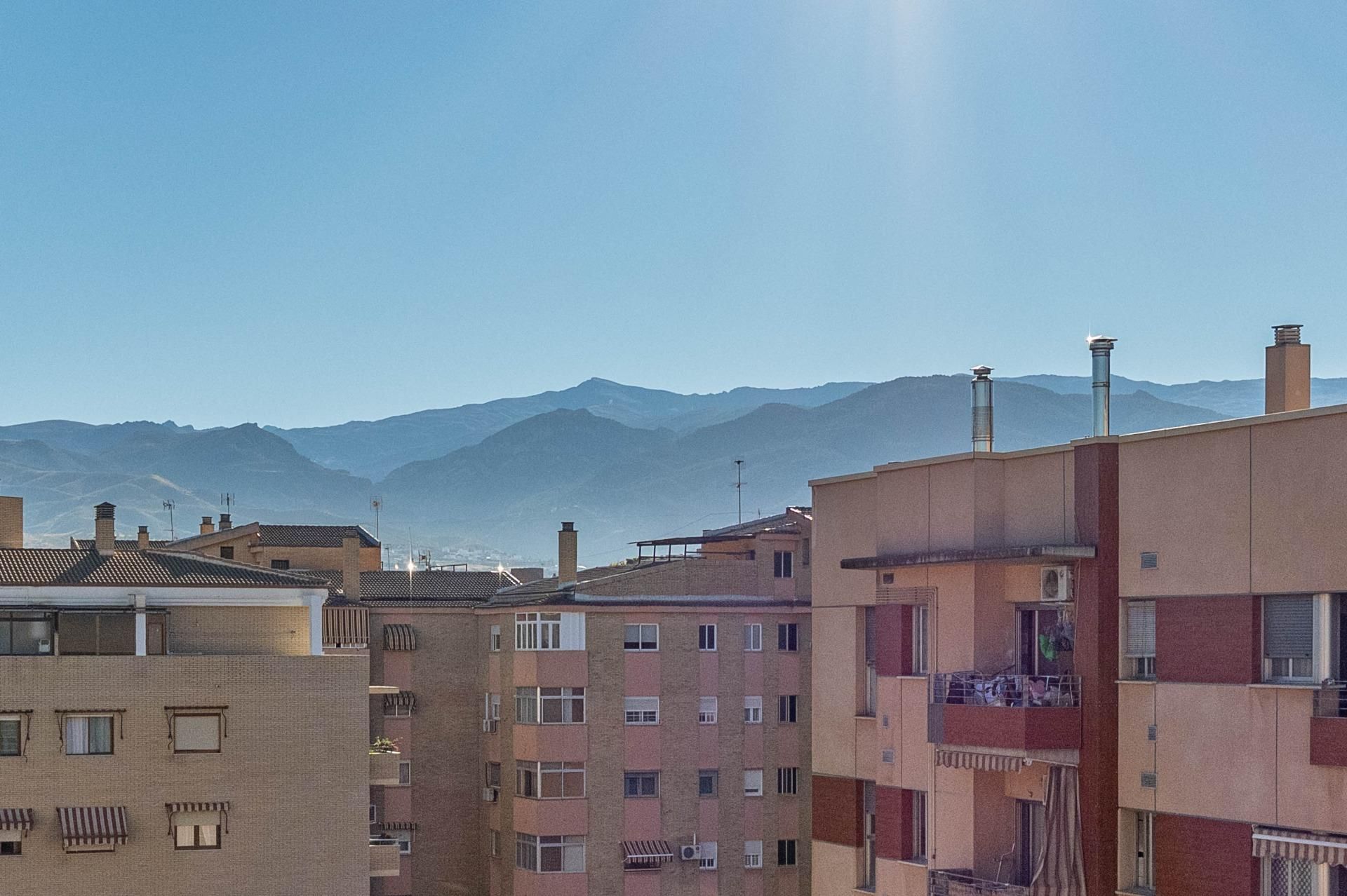 Vista exterior de Pis en venda en  Granada Capital amb Aire condicionat, Calefacció i Terrassa
