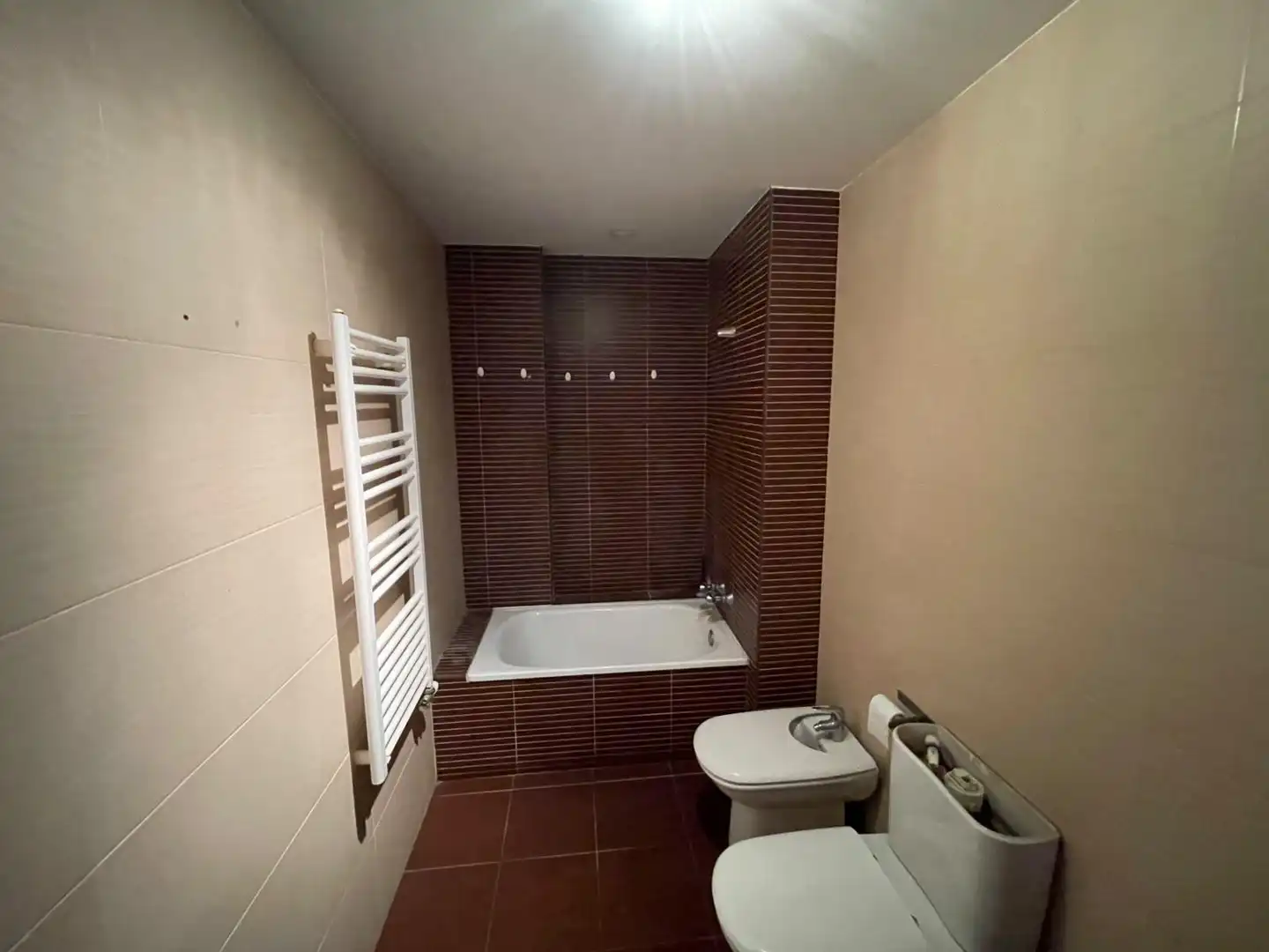 Bany de Pis en venda en Lleida amb Parquet, Terrassa i Balcó