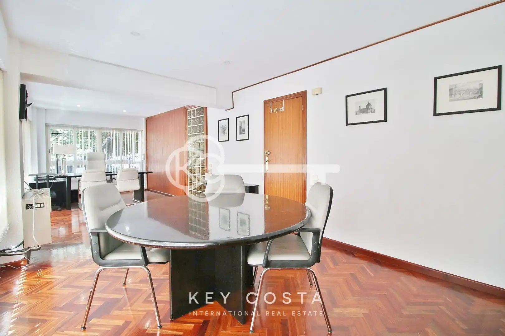 Office for sale in Barrio del Centro