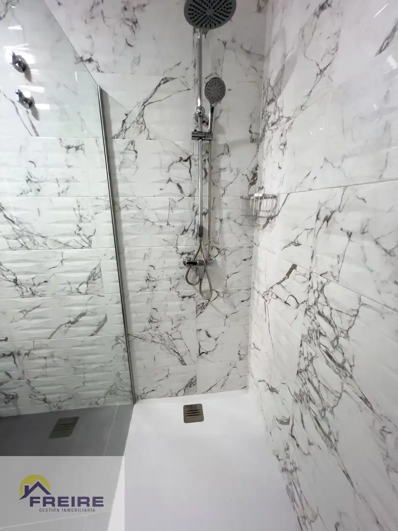Bathroom of Flat for sale in Bueu  with Air Conditioner and Heating