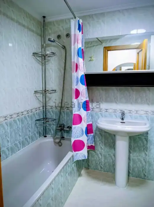 Baño de Piso de alquiler en Torrent con Horno y Lavadora