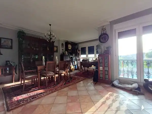 Sala de estar de Casa adosada en venta en Vigo  con Calefacción, Jardín privado y Terraza