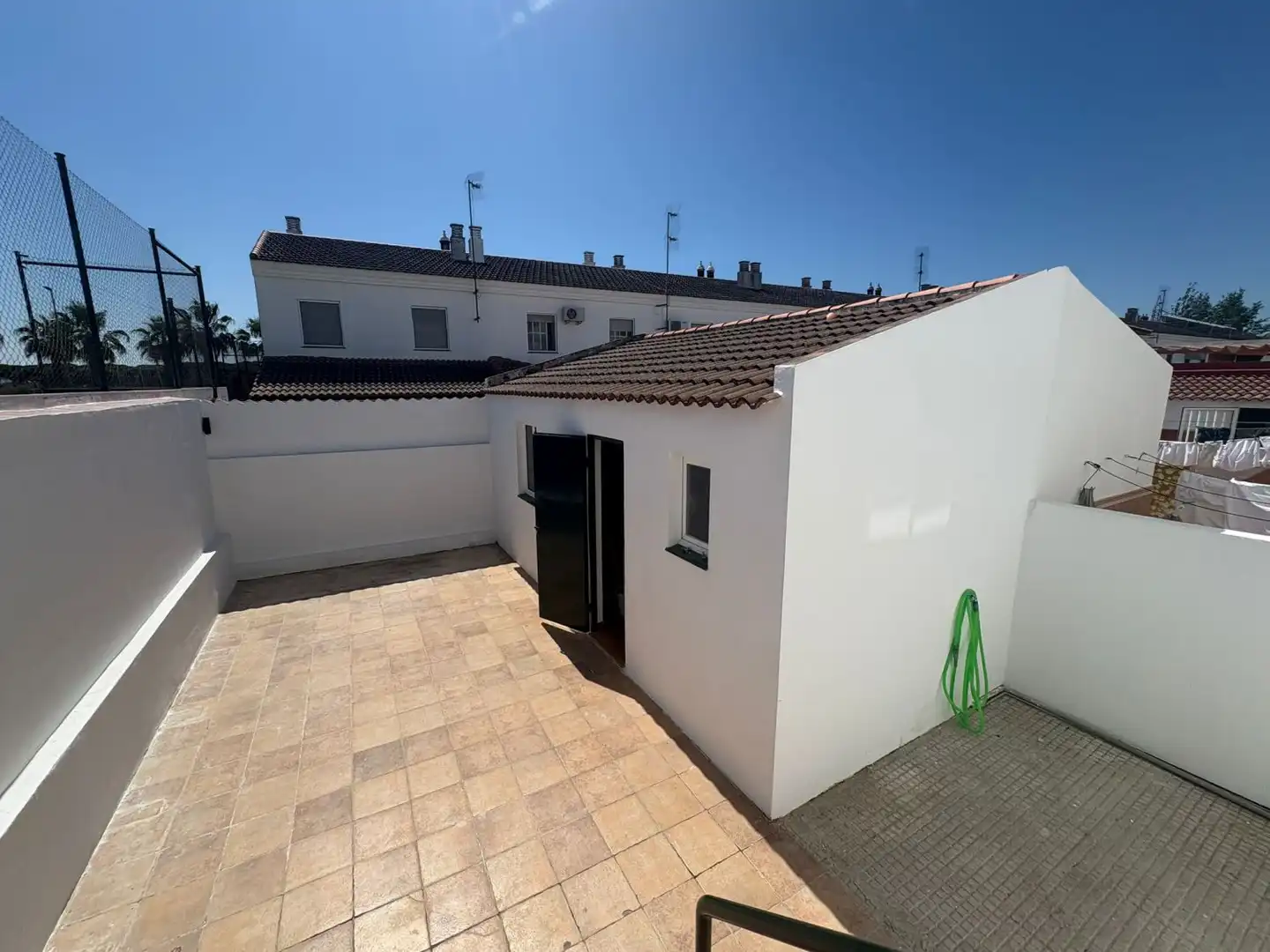 Vista exterior de Casa o xalet de lloguer en Aljaraque amb Terrassa i Moblat