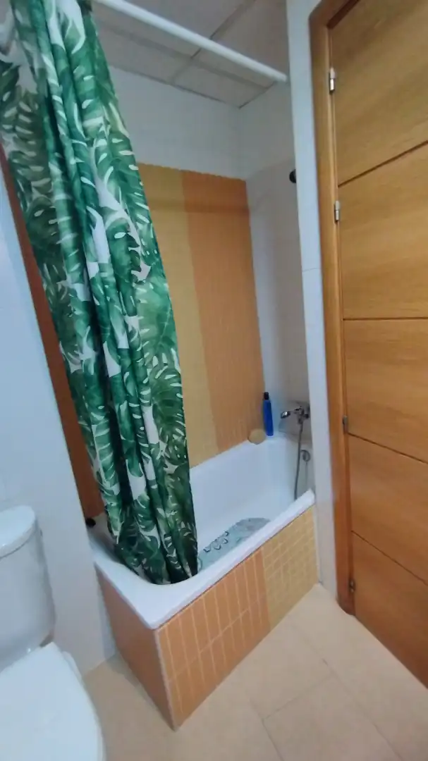 Bany de Pis en venda en Huelva amb Aire condicionat, Calefacció i Moblat