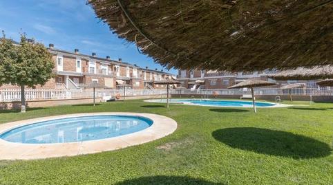 Foto 2 de Casa adosada en venta en Calle Antonio López Porras, Belicena, Vegas del Genil