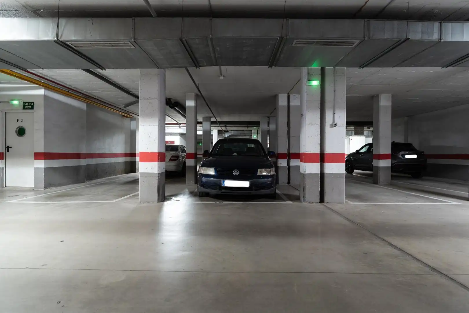 Aparcament de Apartament en venda en Málaga amb Aire condicionat, Traster i Piscina comunitària