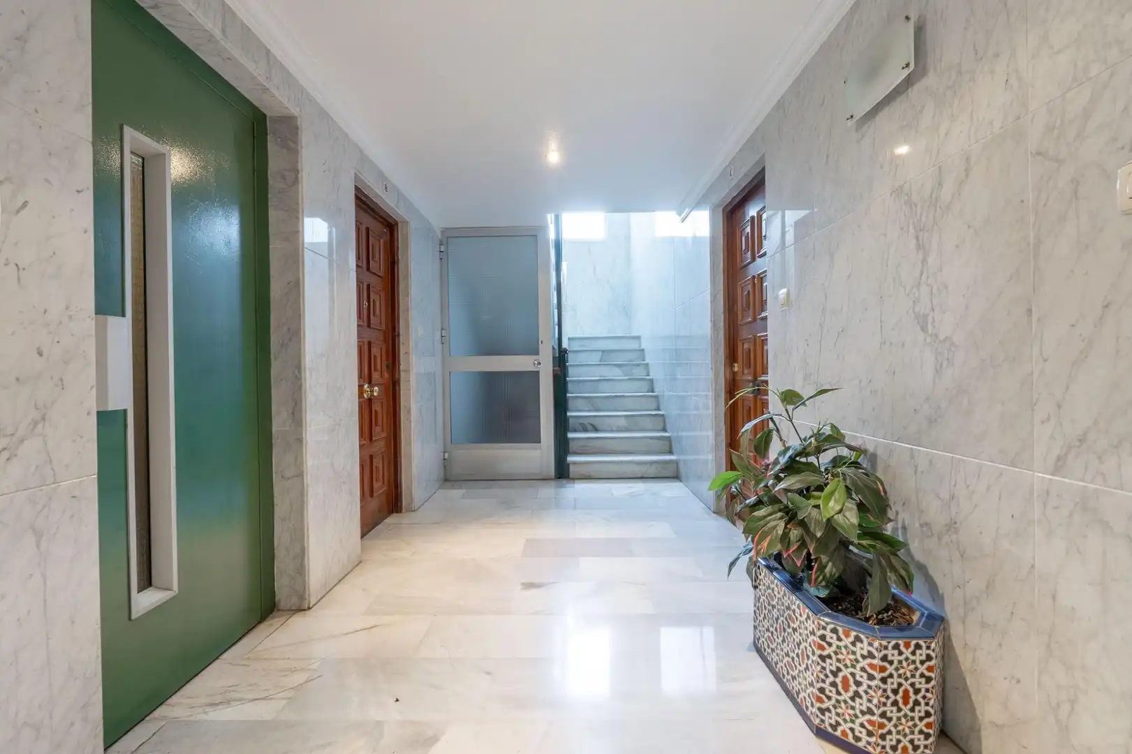 Flat for sale in Granada  with Air Conditioner, Terrace and Alarm