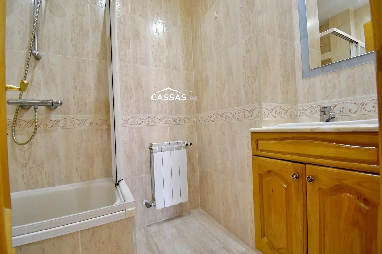 Bathroom of Flat for sale in Torrejón de Ardoz  with Heating and Parquet flooring
