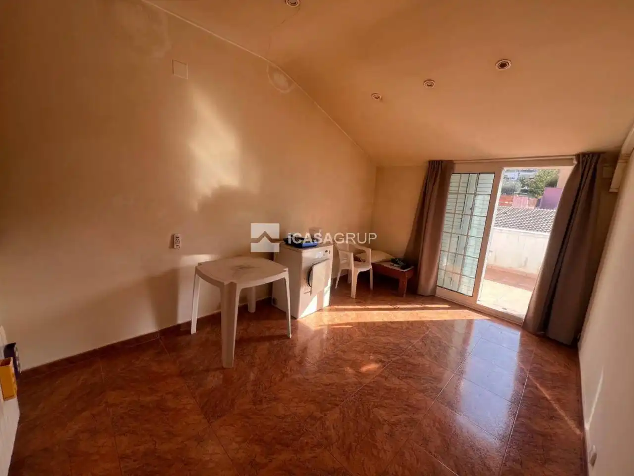 Attic for sale in Rubí  with Air Conditioner, Heating and Private garden