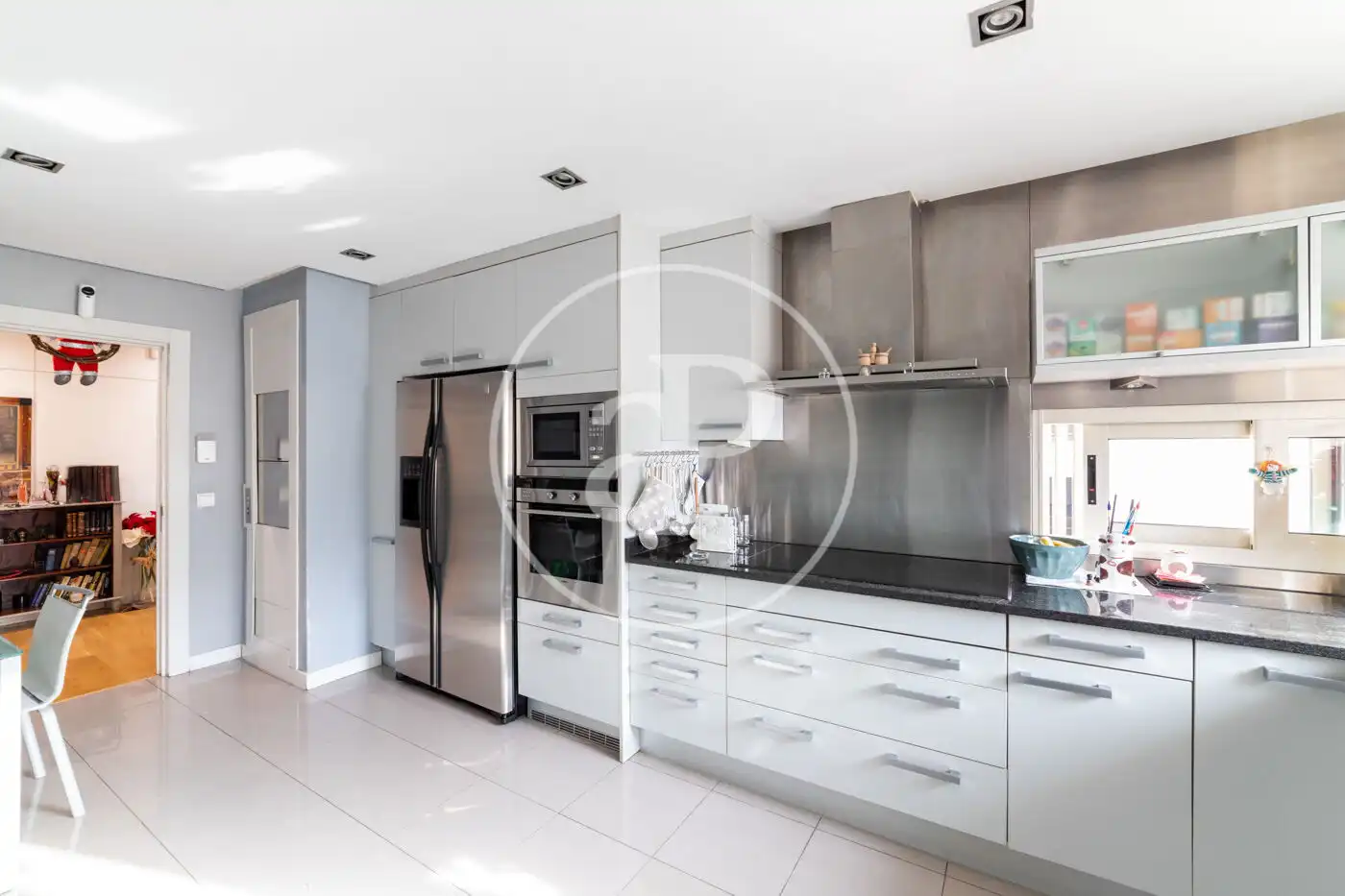 Cocina de Dúplex en venta en Madrid con Aire acondicionado, Calefacción y Jardín privado