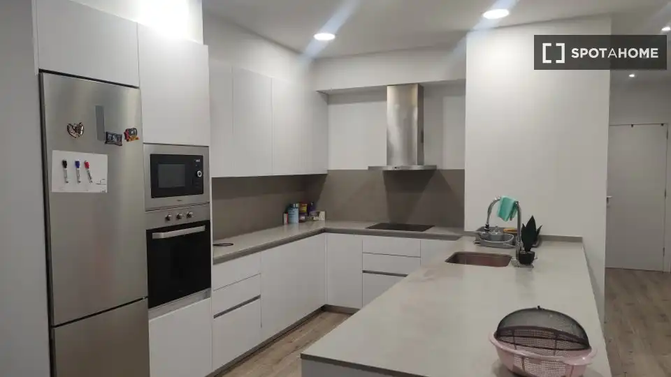 Cocina de Piso para compartir en Granollers con Aire acondicionado, Terraza y Amueblado