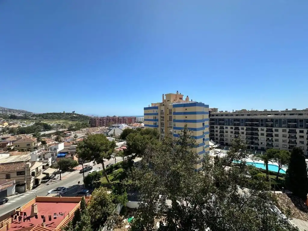 Vista exterior de Apartament en venda en Fuengirola amb Aire condicionat i Terrassa