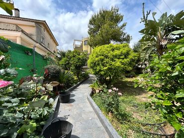 Villa con balcone in vendita a Calle AMERICA