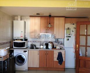 Cuina de Apartament en venda en Salamanca Capital amb Calefacció i Balcó