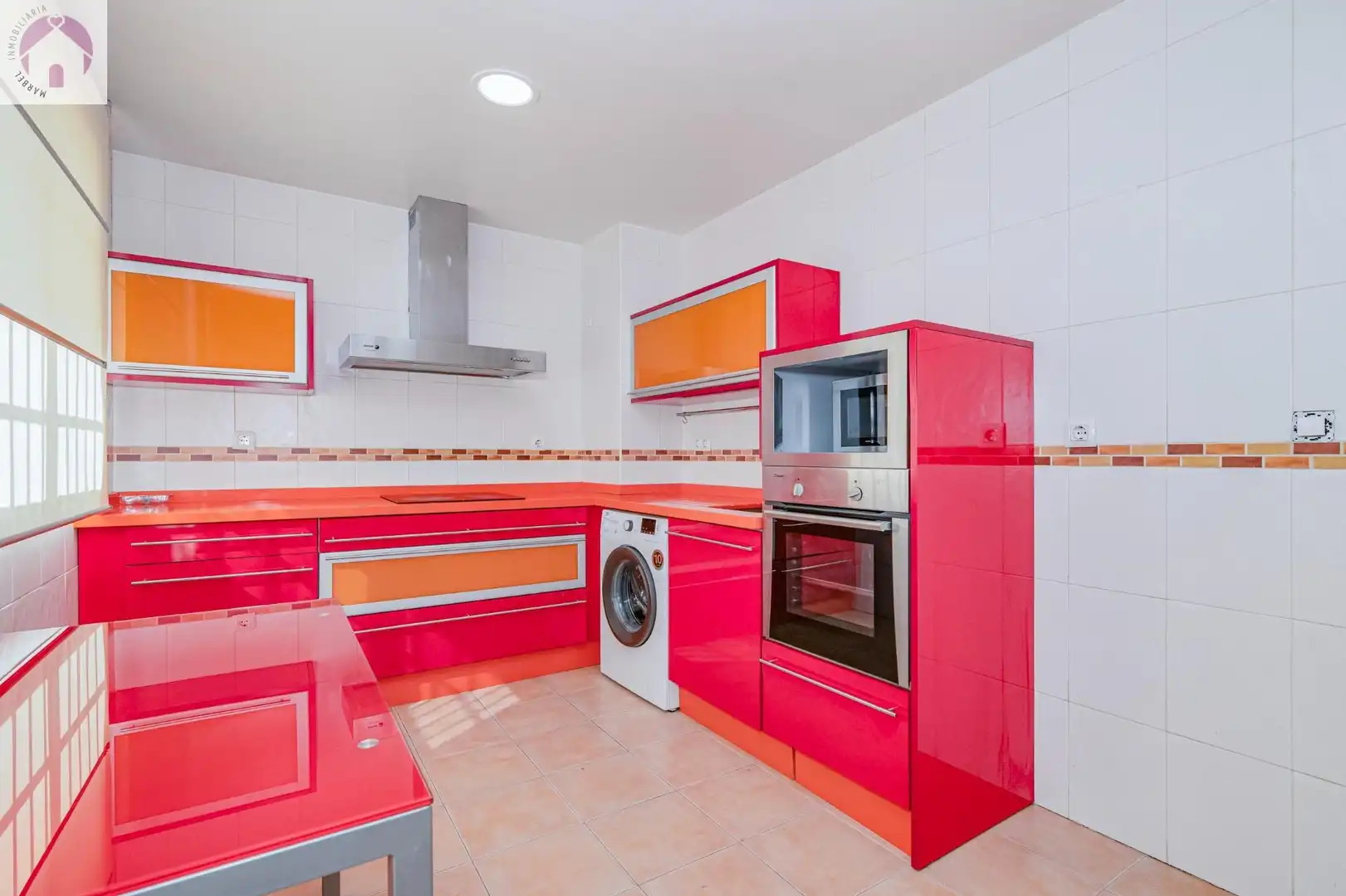 Casa aparellada amb terrassa en venda a Jun, imagen 7