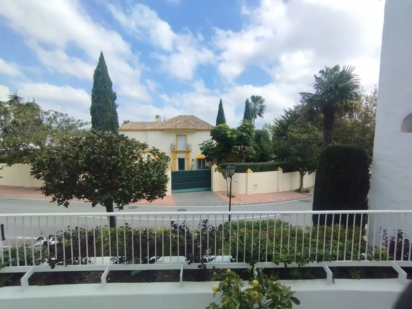 Außenansicht von Maisonette zum Verkauf in Marbella mit Terrasse
