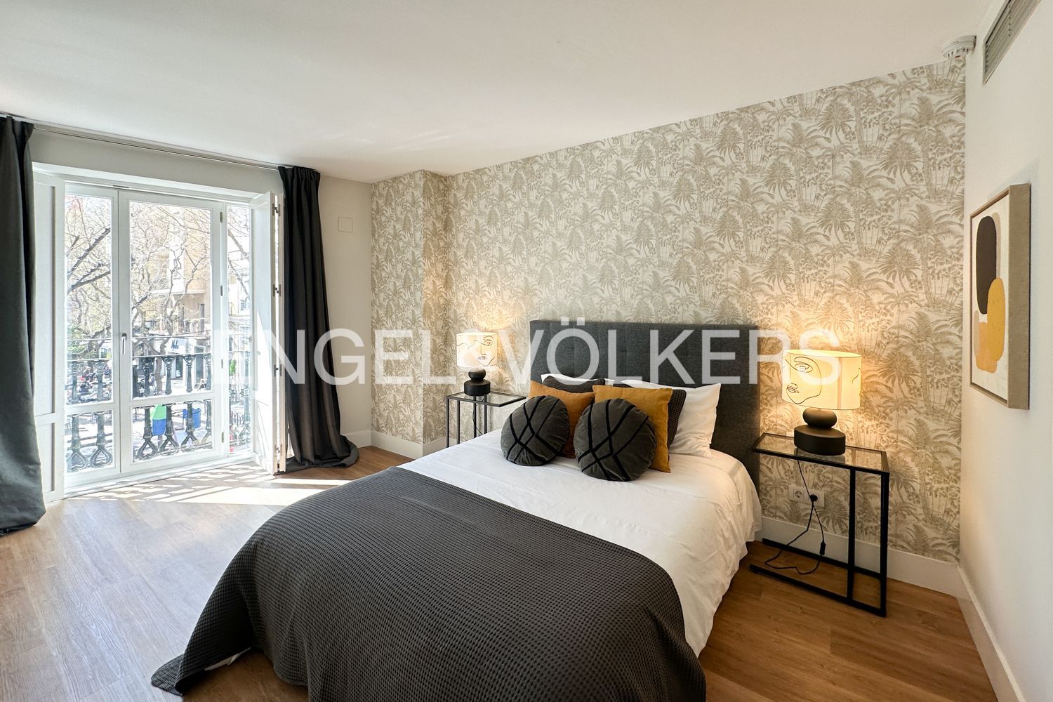 Dormitori de Pis de lloguer en  Valencia Capital amb Aire condicionat, Calefacció i Jardí privat