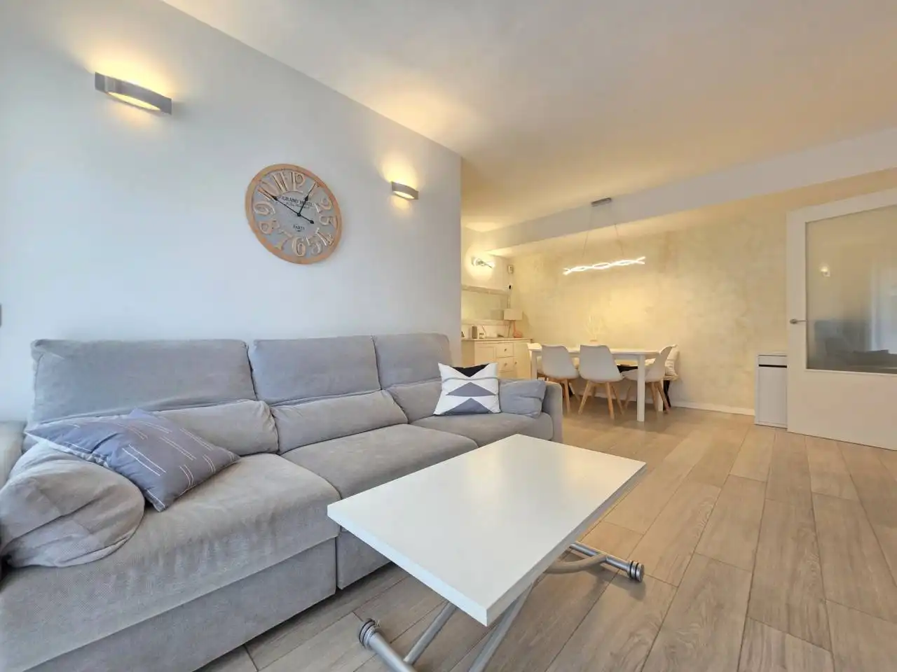 Sala de estar de Piso en venta en Sant Just Desvern con Aire acondicionado, Calefacción y Terraza