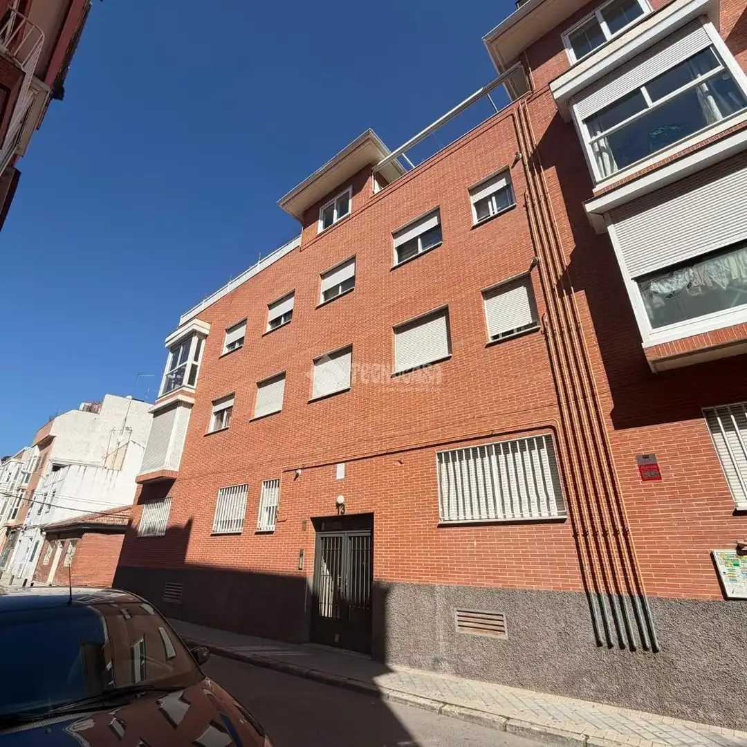 Vista exterior de Piso de alquiler en Madrid con Aire acondicionado, Calefacción y Trastero
