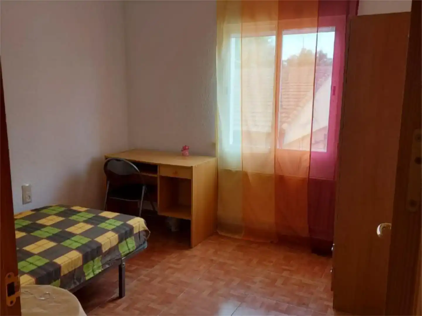 Dormitori de Pis per a compartir en Albacete amb Jardí privat, Moblat i Balcó