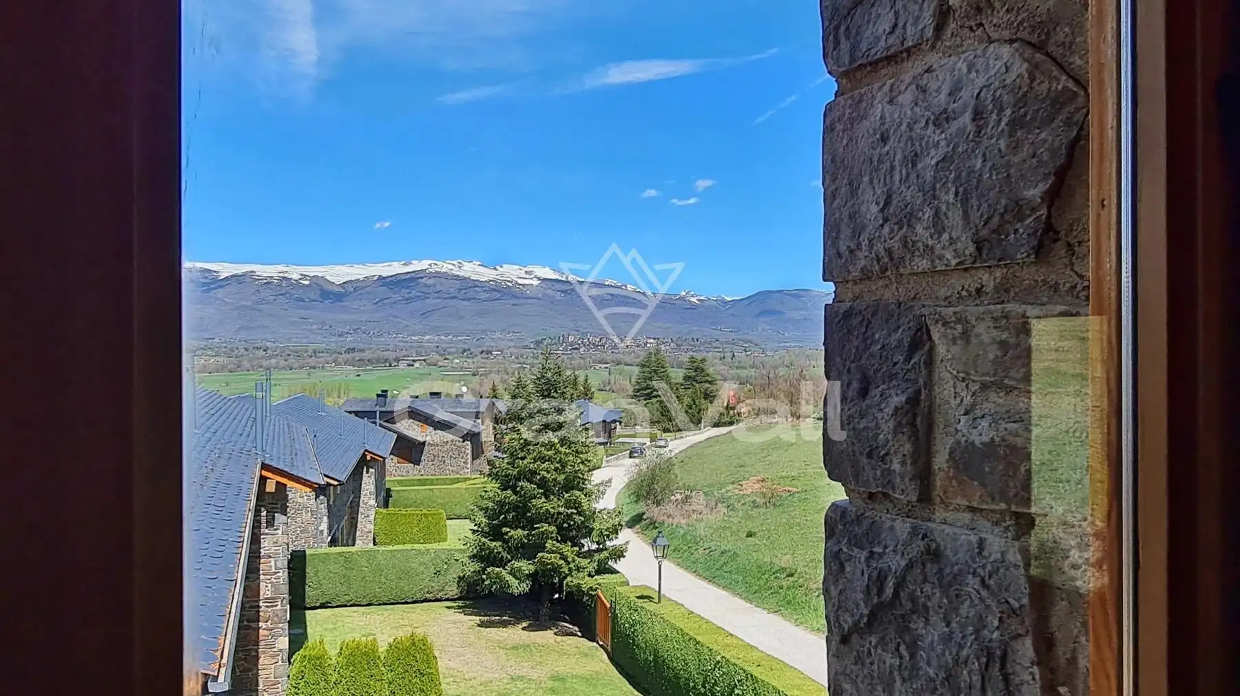 Vista exterior de Casa adosada en venda en Fontanals de Cerdanya amb Calefacció, Jardí privat i Terrassa