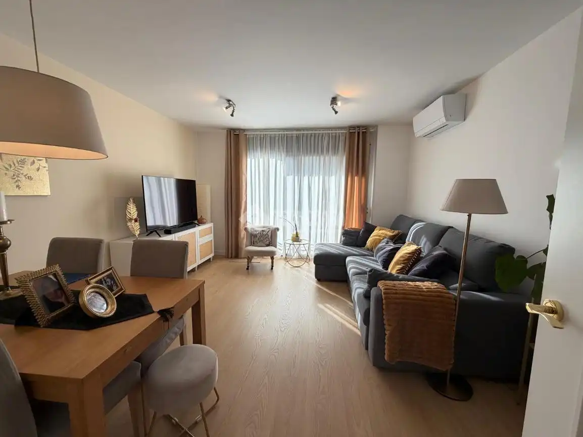 Sala de estar de Casa adosada en venta en Granollers con Aire acondicionado, Calefacción y Terraza