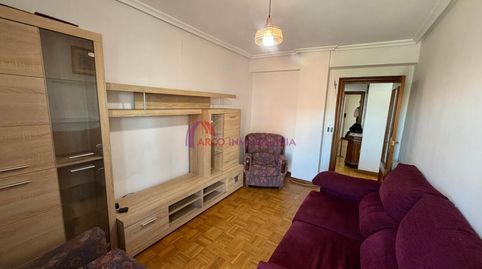 Foto 2 de Piso en venta en Plaza Foramontanos, Gamonal - San Bruno - G9, Burgos Capital
