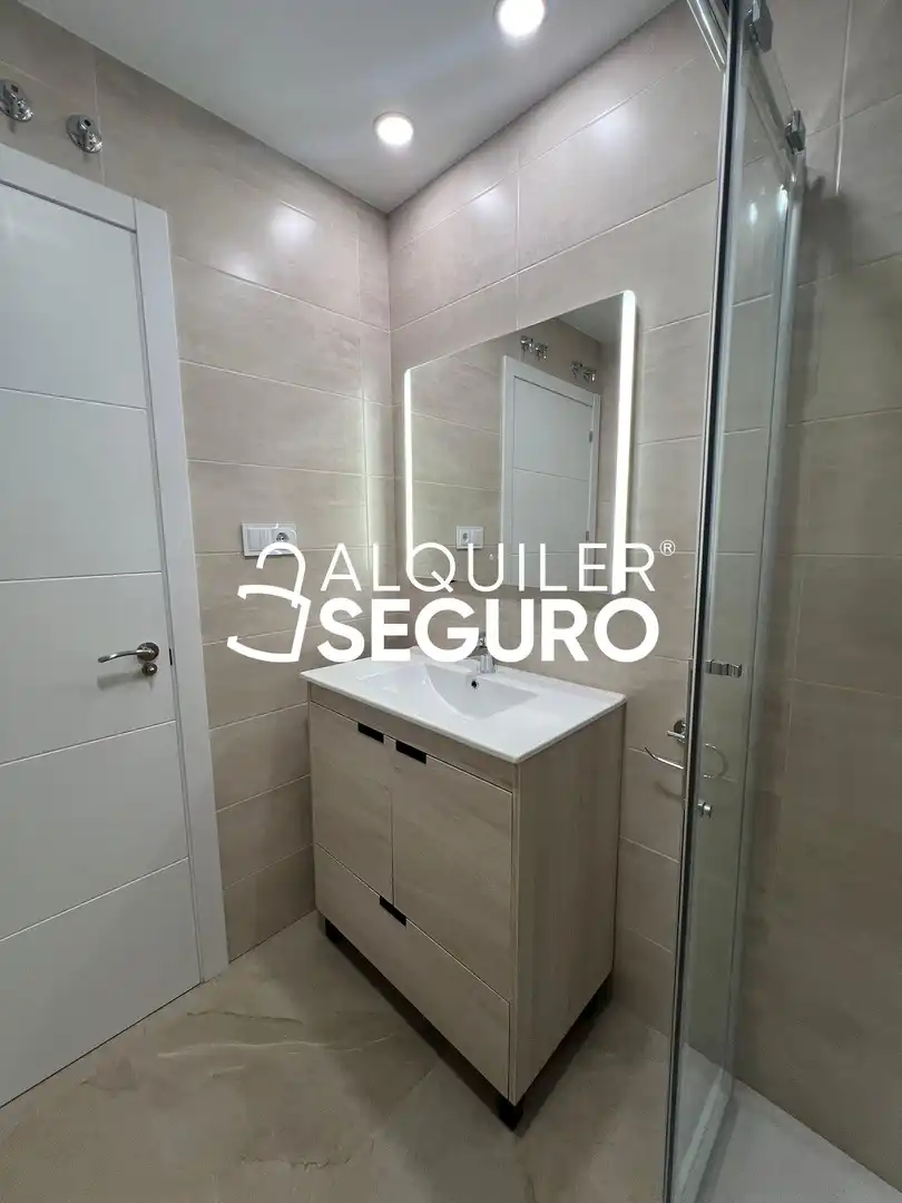 Bathroom of Flat for rent in Colmenar Viejo  with Air Conditioner, Heating and Terrace