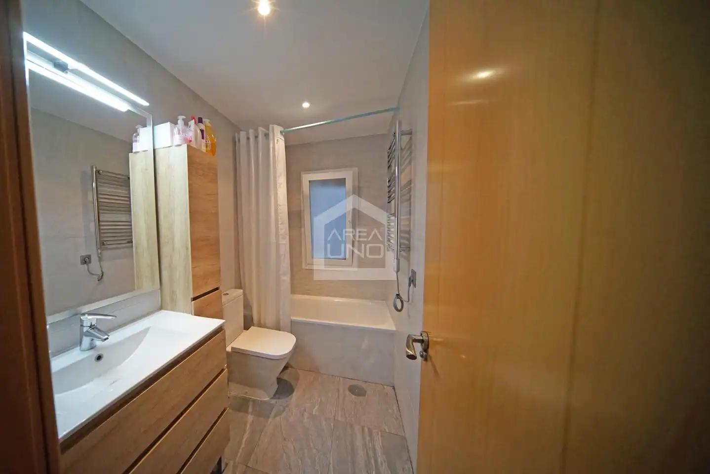 Baño de Piso en venta en Alcorcón con Aire acondicionado, Calefacción y Parquet