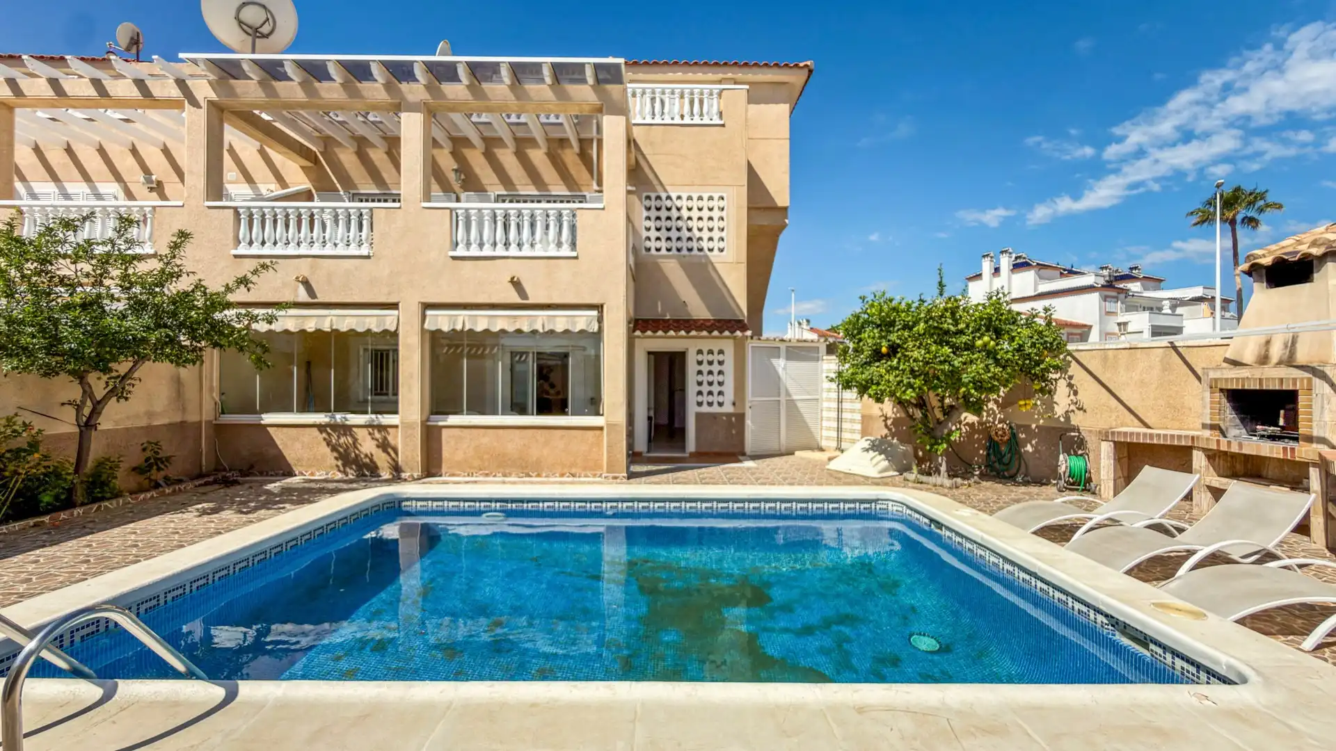 Ground floor with pool for sale in Orihuela Costa