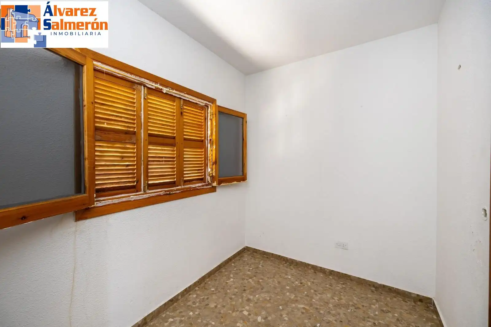 Haus oder Chalet zum Verkauf in La Zubia mit Klimaanlage, Privatgarten und Terrasse