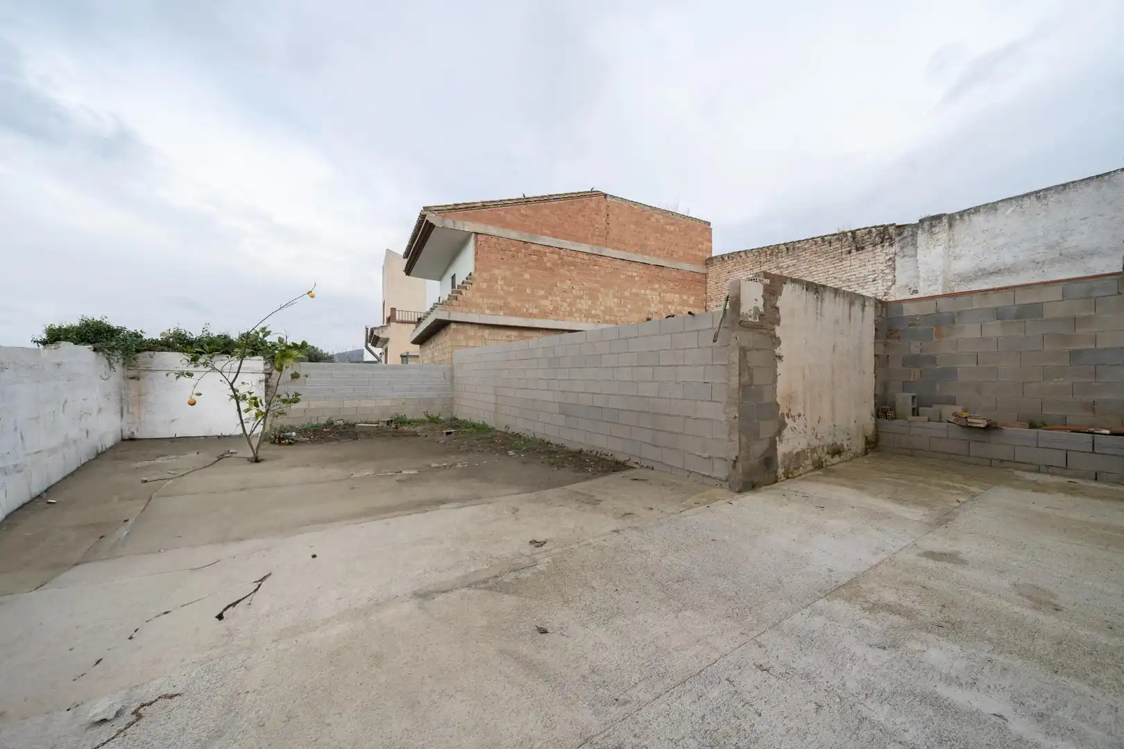 Vista exterior de Casa o xalet en venda en Dílar amb Jardí privat