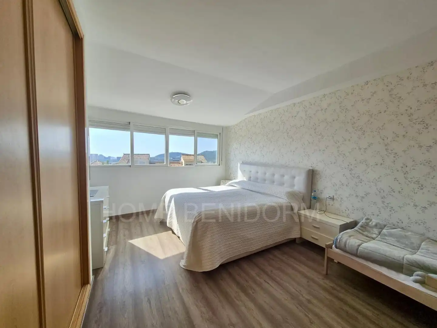 Habitación de Casa adosada en venta en Finestrat con Jardín privado y Piscina comunitaria