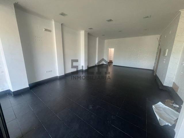 Local comercial en Alquiler en AVDA. SANTIAGO en A Ponte