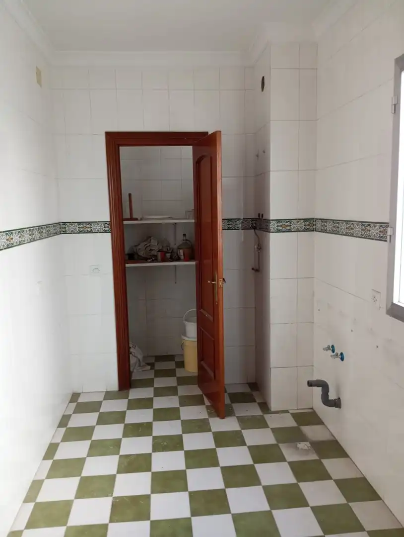 Flat with terrace for sale in Olvera