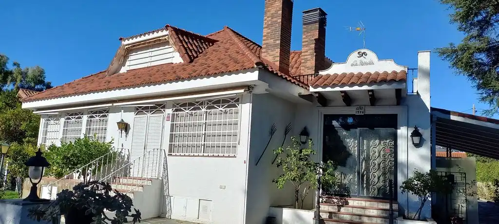 Exterior view of Houses for sale in Villaviciosa de Odón  with Heating, Private garden and Terrace