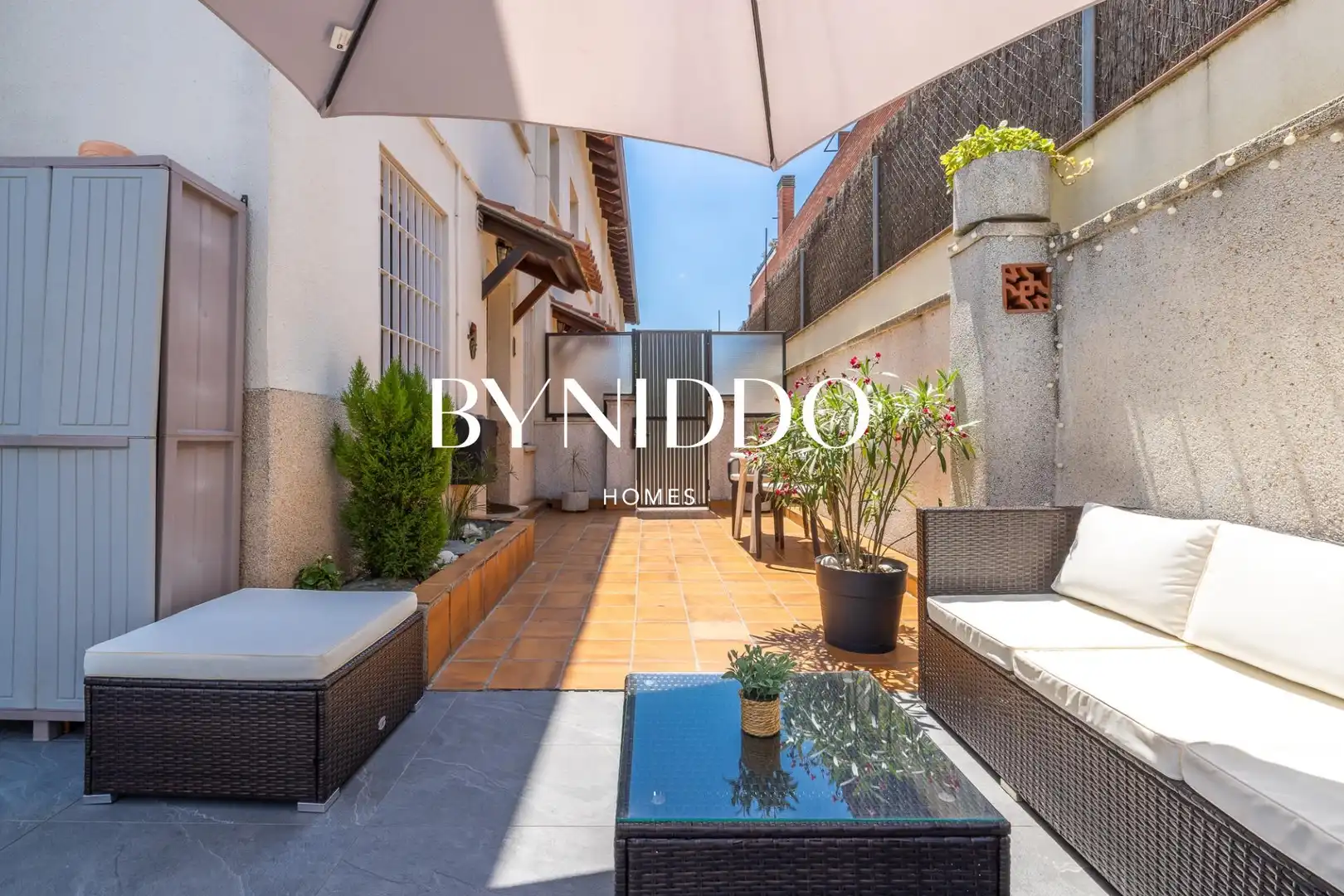 Terraza de Casa adosada en venta en Sant Cugat del Vallès con Aire acondicionado, Calefacción y Jardín privado