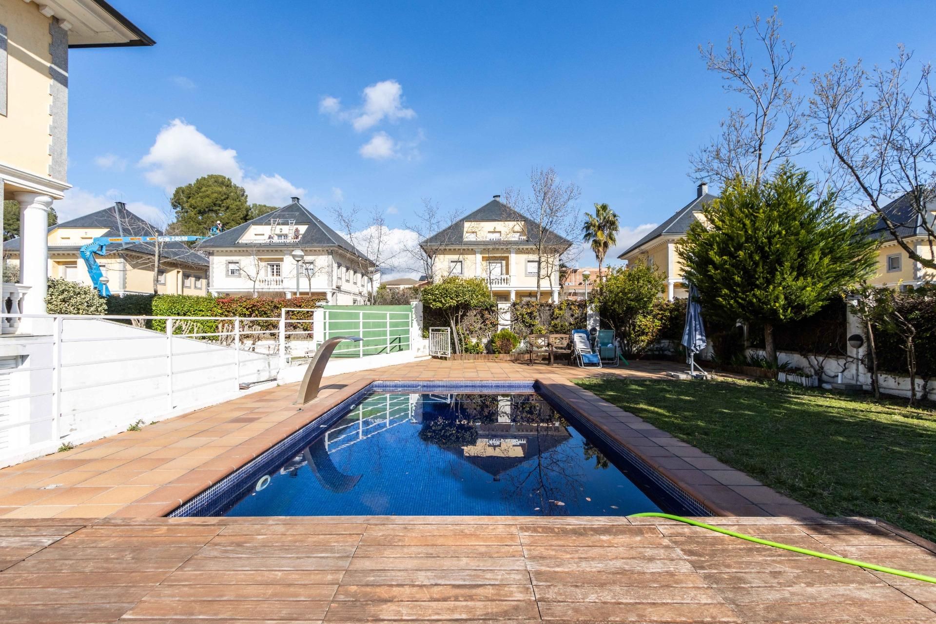 Swimming pool of Houses for sale in Sabadell  with Air Conditioner, Private garden and Storage room