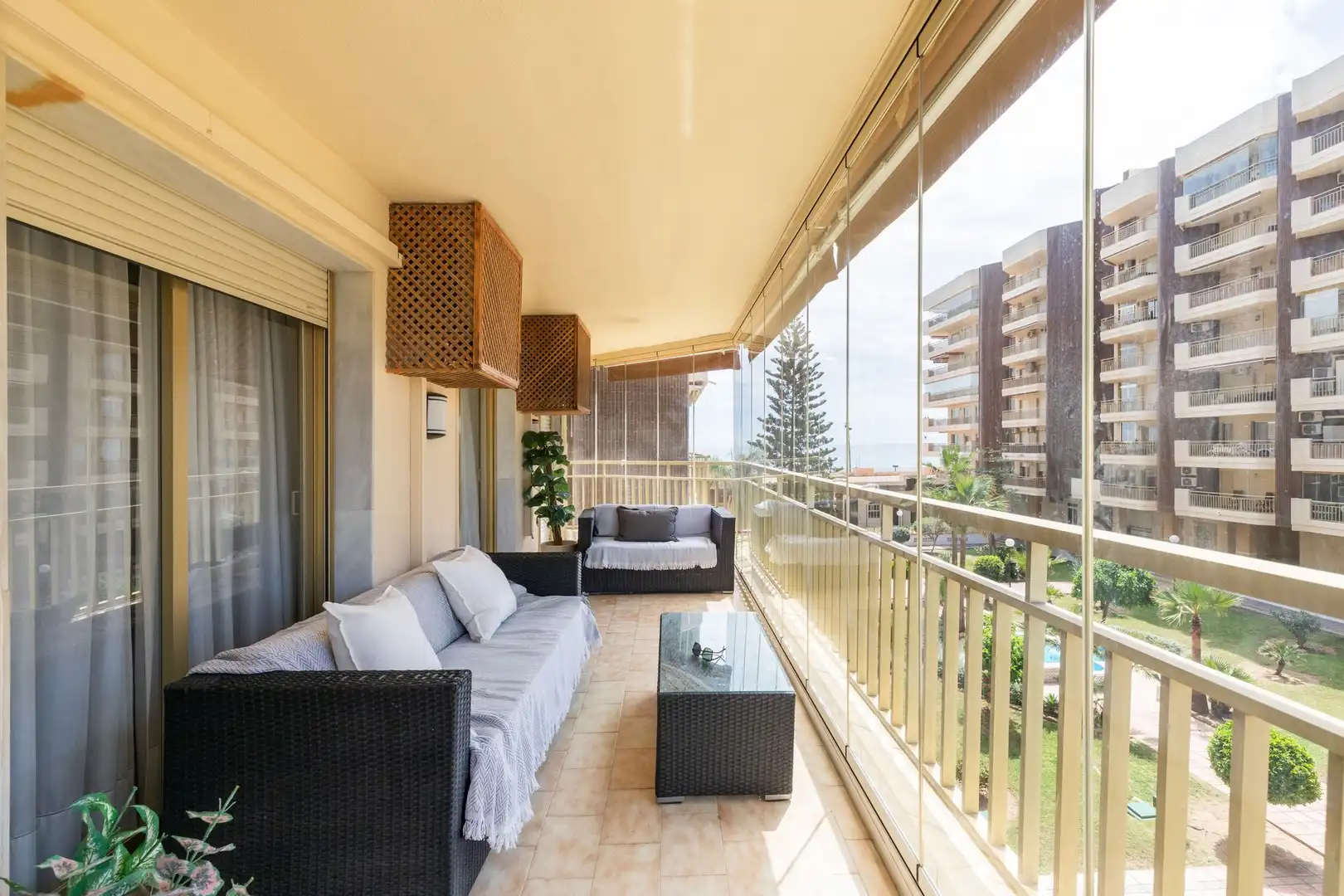 Apartament amb terrassa en venda a Castillo Sohail - Myramar, imagen 3