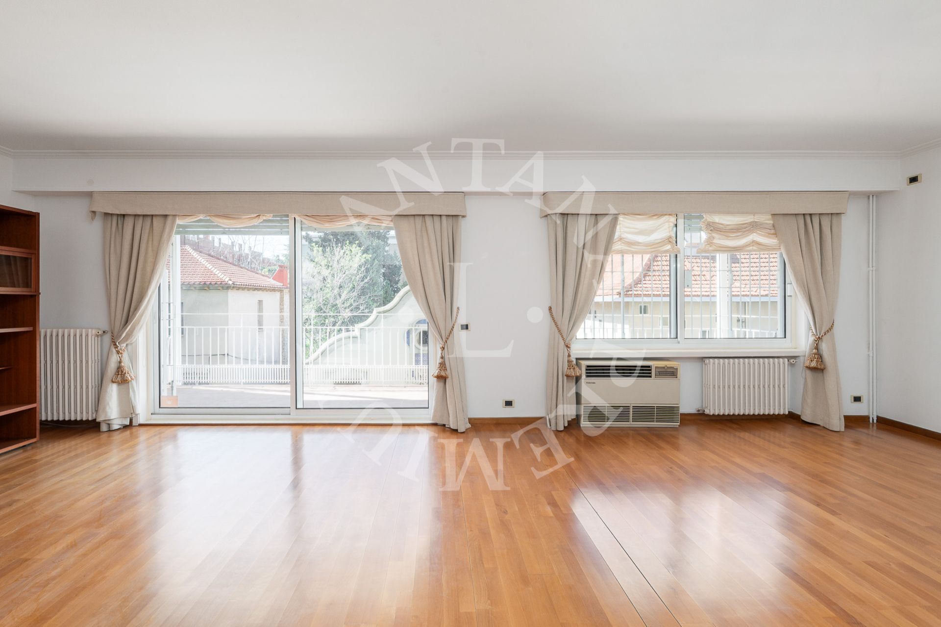 Sala d'estar de Pis de lloguer en  Barcelona Capital amb Calefacció, Parquet i Terrassa