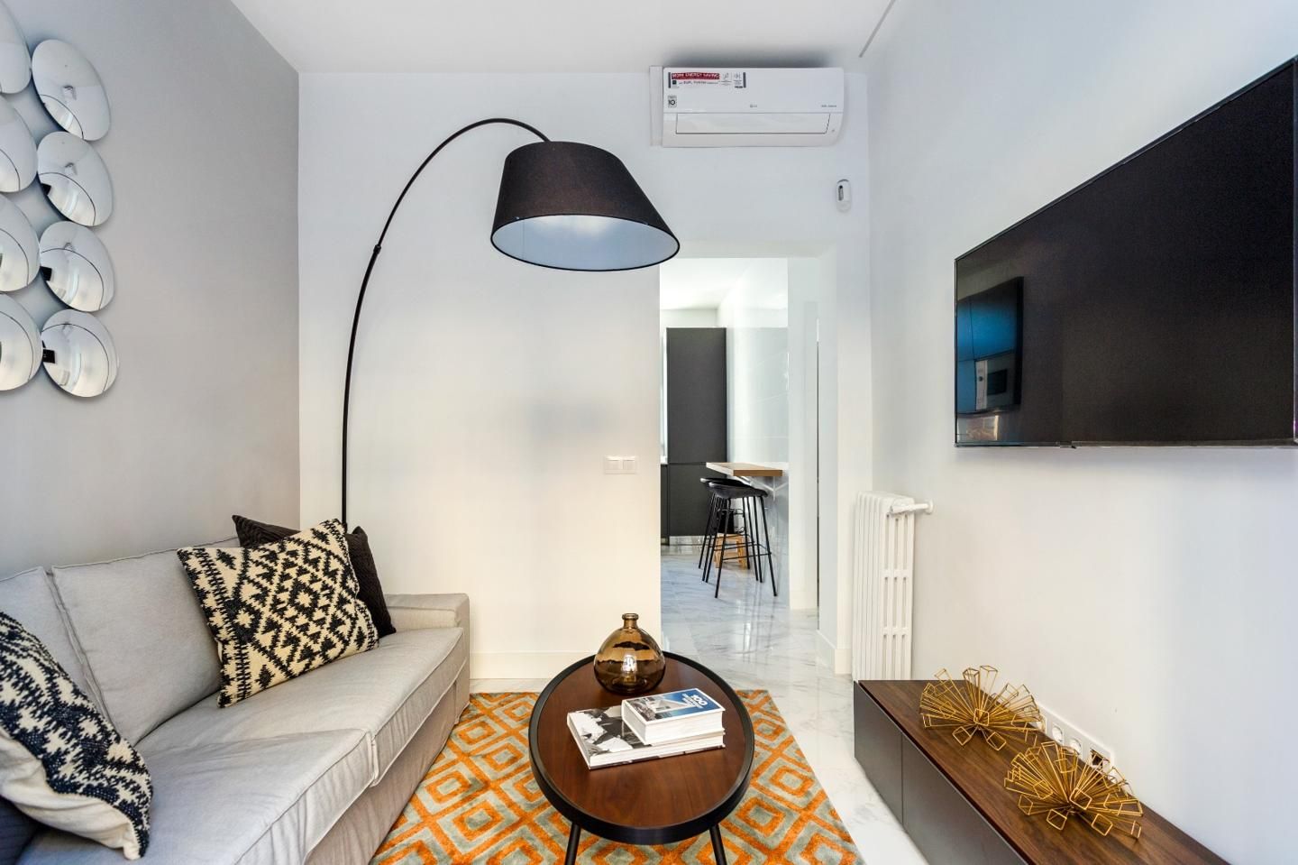 Living room of Apartment for sale in  Madrid Capital  with Air Conditioner, Heating and Furnished