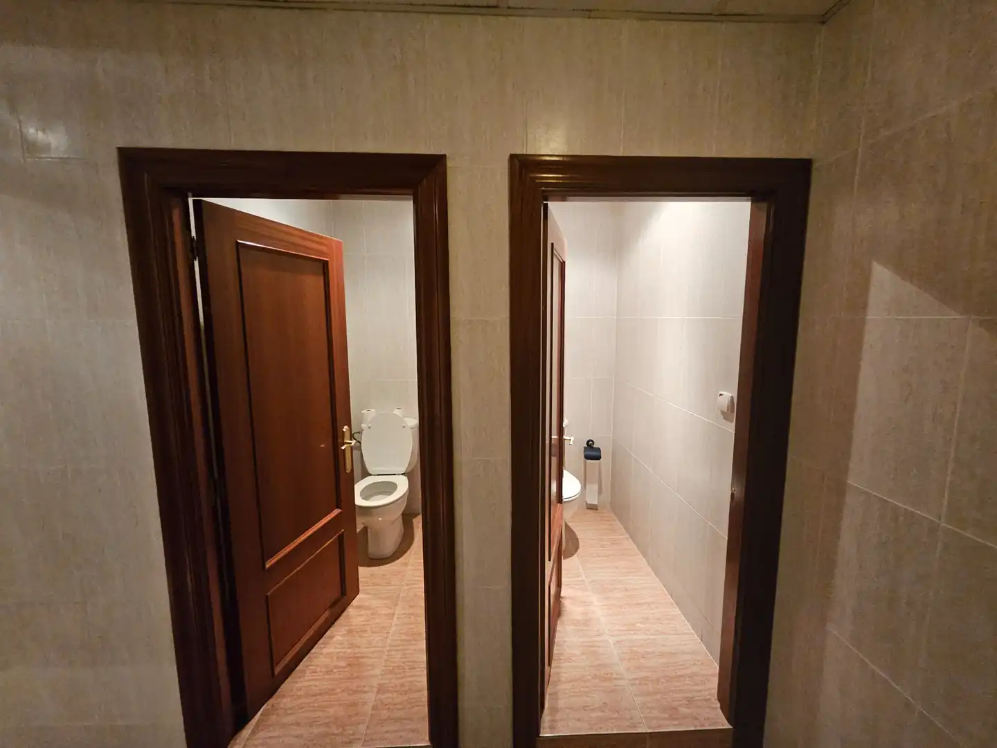 Baño de Oficina de alquiler en Abadiño  con Aire acondicionado, Calefacción y Internet